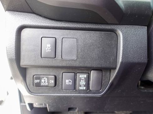 Certified 2021 Toyota Tacoma TRD Off-Road w/ Technology Package AWD/4WD image 23