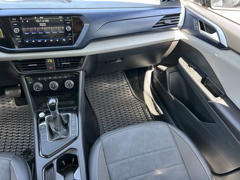 Certified 2023 Volkswagen Taos SE w/ Panoramic Sunroof Package FWD image 14