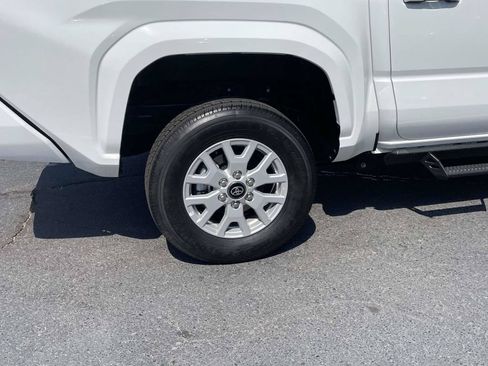 Used 2026 Toyota Tacoma SR5 AWD/4WD image 9