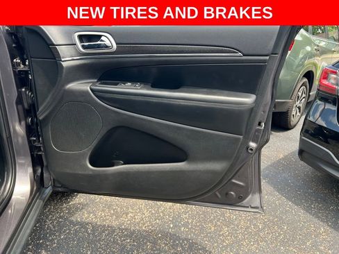 Used 2018 Jeep Grand Cherokee Limited AWD/4WD image 34