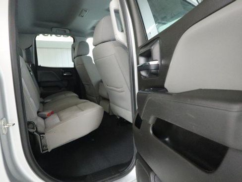 Used 2019 Chevrolet Silverado 1500 Custom w/ Custom Convenience Package AWD/4WD image 11