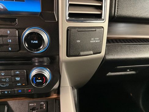 Used 2015 Ford F150 Lariat w/ Equipment Group 502A Luxury AWD/4WD image 18