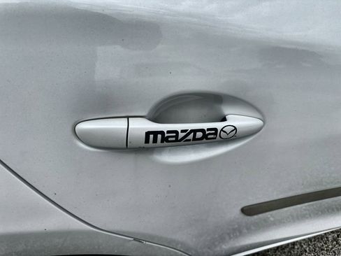 Used 2016 MAZDA MAZDA3 i Sport w/ Preferred Equipment Package image 3