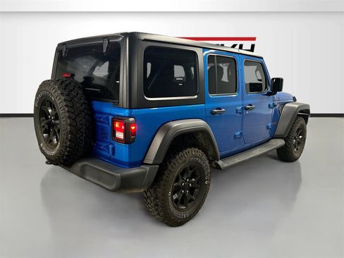 Used 2022 Jeep Wrangler Unlimited Willys image 7