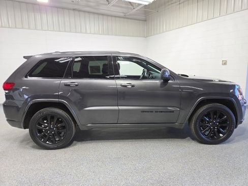 Used 2020 Jeep Grand Cherokee Altitude image 8