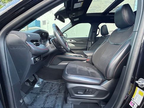 Certified 2025 Ford Explorer ST AWD/4WD image 11