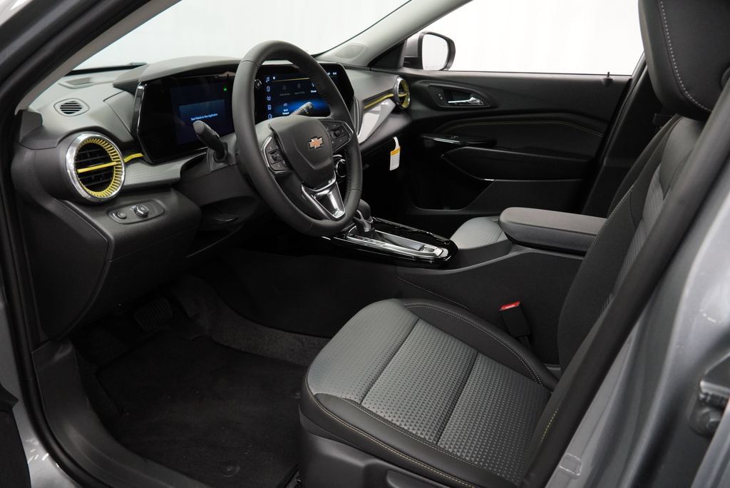 New 2026 Chevrolet Trax LT w/ Driver Confidence Package FWD image 11