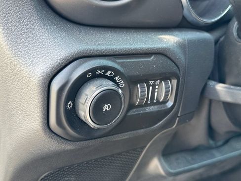 Used 2021 Jeep Wrangler Unlimited Sport AWD/4WD image 11