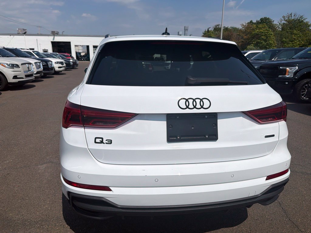 Used 2024 Audi Q3 2.0T Premium w/ Convenience Package AWD/4WD image 4
