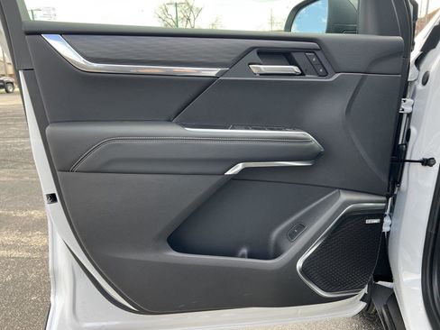 New 2026 GMC Acadia Elevation image 14