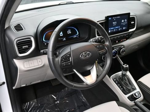 Used 2023 Hyundai Venue SEL w/ Cargo Package FWD image 7