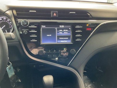 Used 2018 Toyota Camry LE image 15