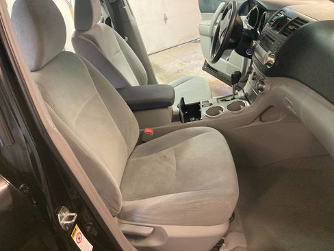 Used 2010 Toyota Highlander 2WD image 5