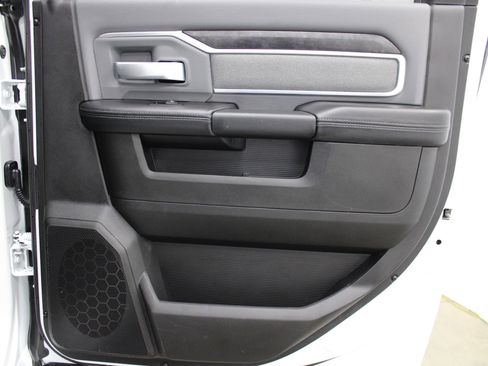Used 2022 RAM 2500 Big Horn AWD/4WD image 21
