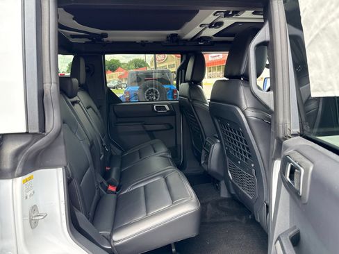 New 2026 Ford Bronco Badlands w/ Sasquatch Package AWD/4WD image 11