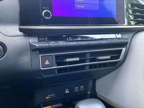 Used 2025 Toyota Camry SE FWD image 34