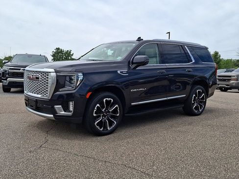 Used 2023 GMC Yukon Denali AWD/4WD image 6