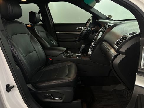 Used 2017 Ford Explorer Sport w/ Equipment Group 401A image 33
