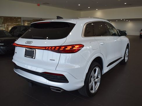 Used 2025 Audi Q5 Premium AWD/4WD image 7