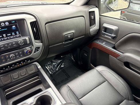 Used 2018 GMC Sierra 1500 SLT AWD/4WD image 29