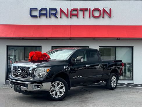 Used 2017 Nissan Titan SV AWD/4WD image 2