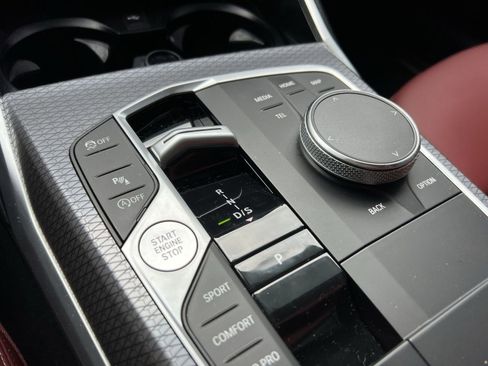 Used 2025 BMW 330i Sedan w/ M Sport Package image 23