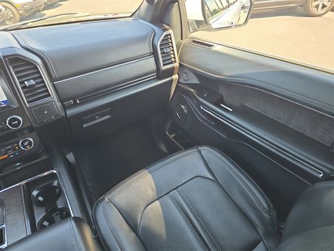 Used 2021 Ford Expedition Limited image 11