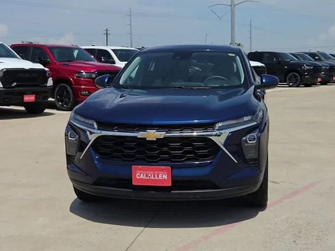 Used 2024 Chevrolet Trax LS w/ LS Convenience Package FWD image 3