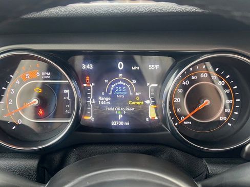 Used 2021 Jeep Gladiator Sport image 5