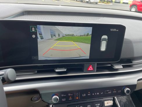 New 2027 Kia Carnival FWD image 21