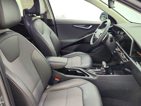 Used 2023 Kia Niro EX Touring image 25
