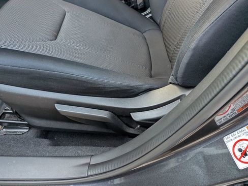 Used 2019 Subaru Crosstrek 2.0i w/ Eyesight System image 17