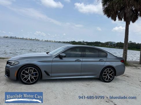 Used 2021 BMW 530i w/ M Sport Package RWD image 4