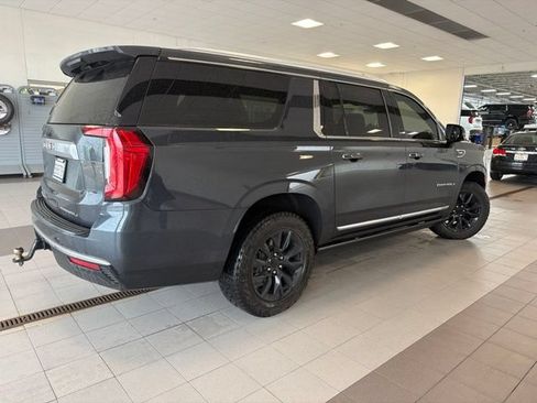 Used 2021 GMC Yukon XL Denali w/ Denali Premium Package AWD/4WD image 3