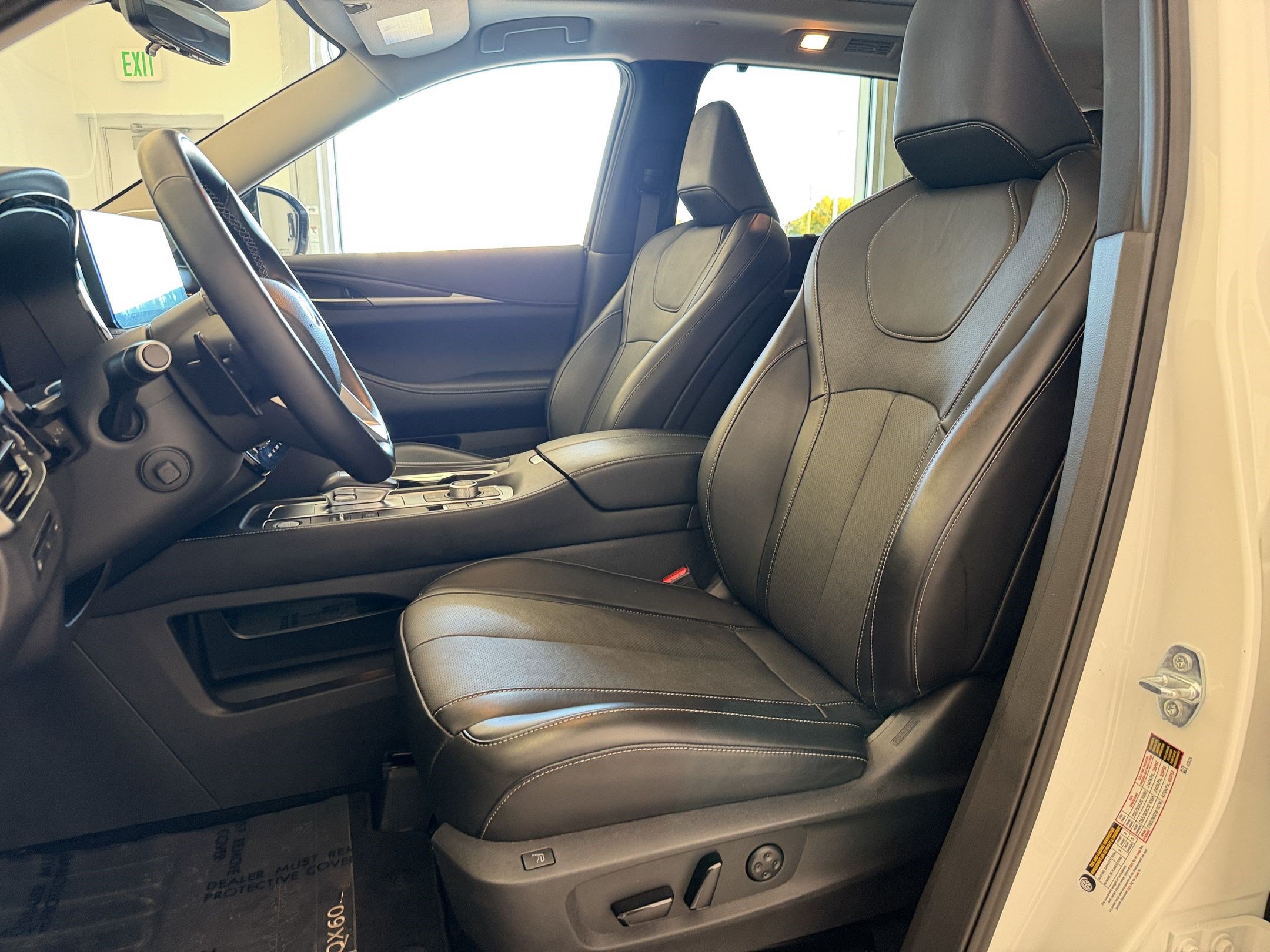 Used 2025 INFINITI QX60 Sensory w/ Vision Package AWD/4WD image 5