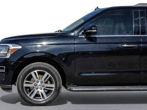 Used 2022 Ford Expedition Max Limited image 10