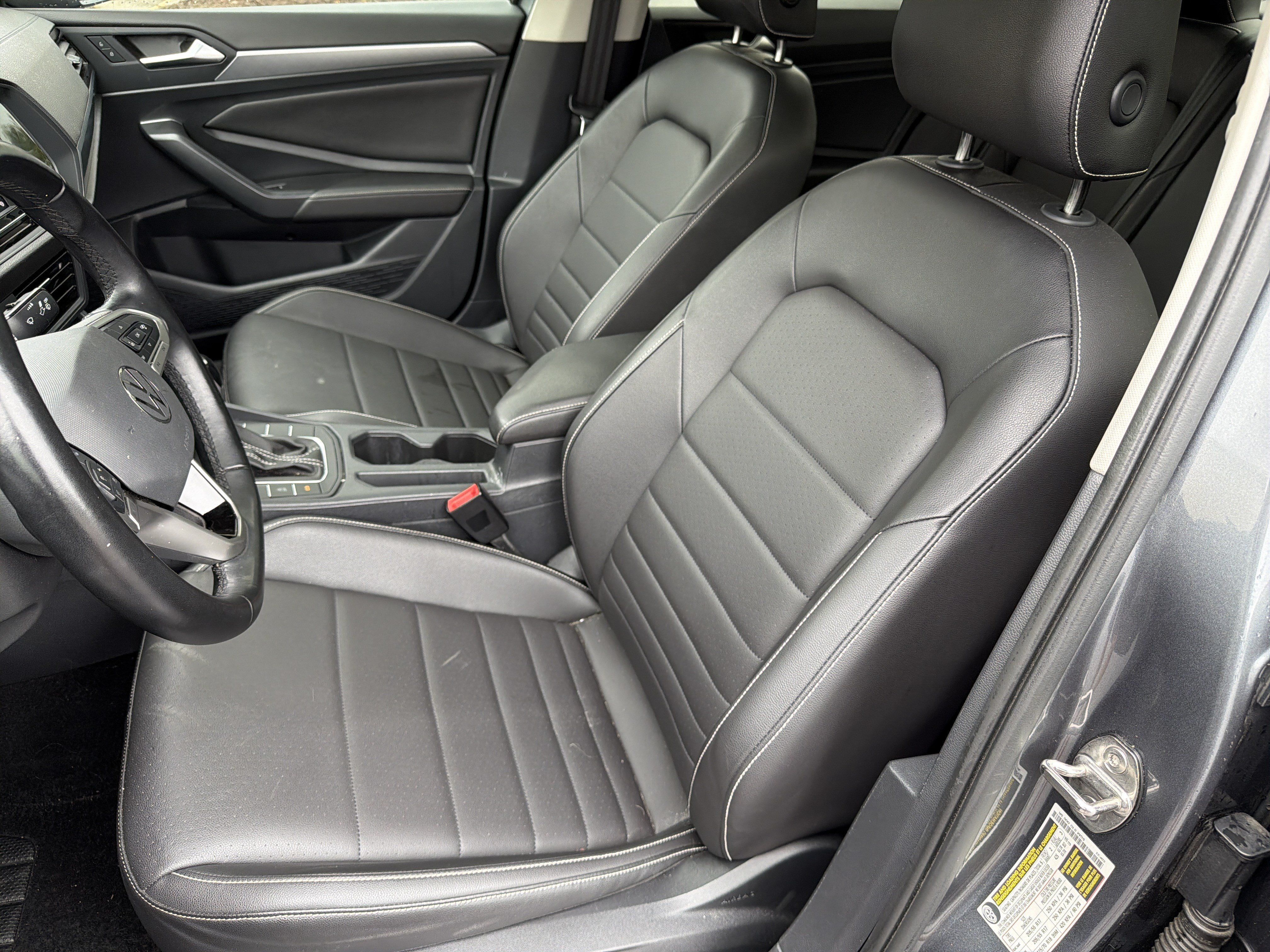 Used 2023 Volkswagen Jetta SE FWD image 17
