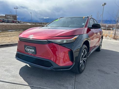 Used 2024 Toyota bZ4X XLE w/ Weather Package image 3