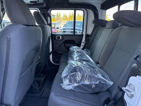 New 2026 Jeep Gladiator Sport image 10