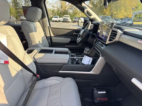 New 2026 Toyota Tundra Limited AWD/4WD image 35