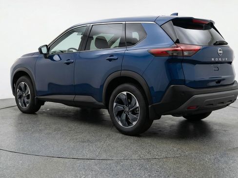 Used 2025 Nissan Rogue SV image 6