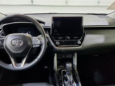 Used 2025 Toyota Corolla Cross XLE image 23