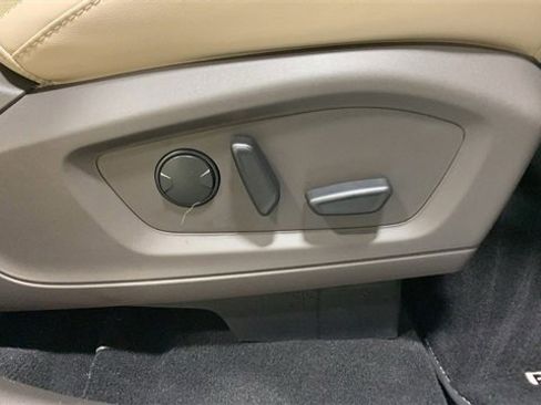 Certified 2023 Ford Explorer Platinum w/ Technology Package image 12