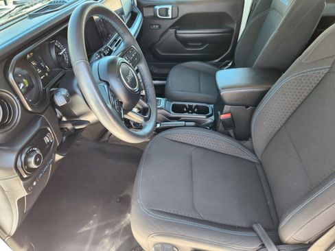 Used 2024 Jeep Wrangler Unlimited Rubicon 4xe AWD/4WD image 8