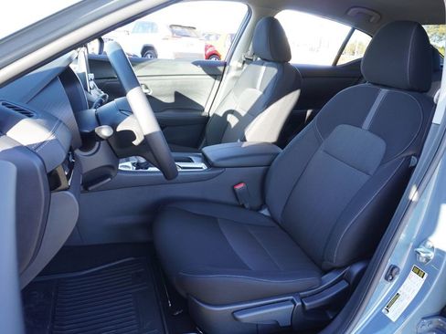 Certified 2025 Nissan Sentra SV w/ Lighting Package image 13