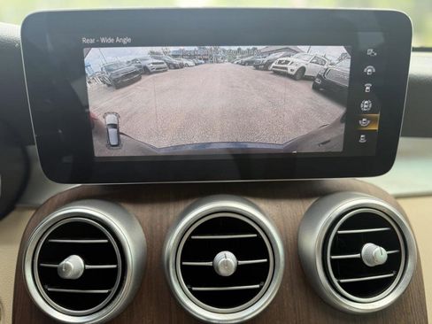 Used 2022 Mercedes-Benz GLC 300 4MATIC w/ Premium Package Lite image 25