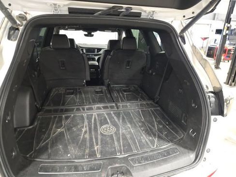 Used 2023 Buick Enclave Avenir w/ Avenir Technology Package AWD/4WD image 12