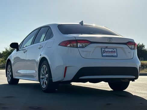 Used 2022 Toyota Corolla LE FWD image 6