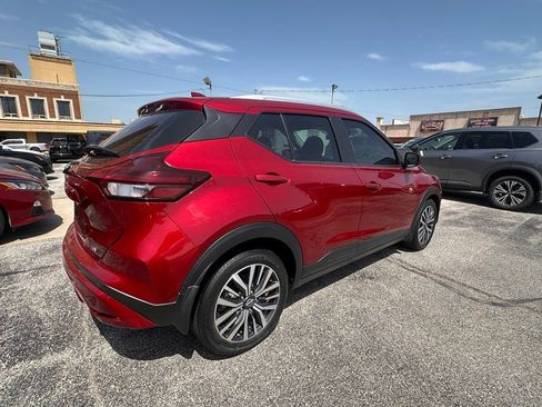 Certified 2022 Nissan Kicks SV FWD image 7