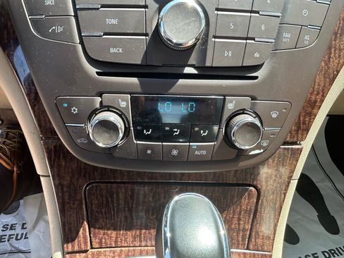 Used 2012 Buick Regal Premium FWD image 23